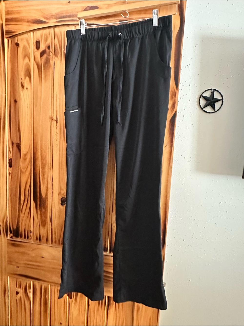 Woman’s healing hands scrub bottom worn once